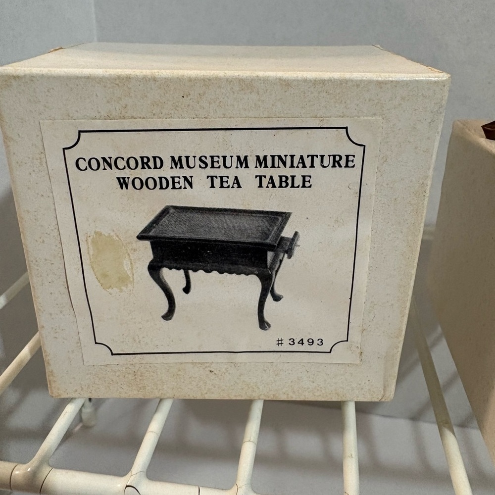 Concord Museum Miniature‎ Wooden Tea Table end table Queen Anne legs vintage